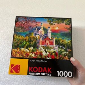 Unopened Kodak Premium Puzzles 1000-Piece Vibrant Castle Scene